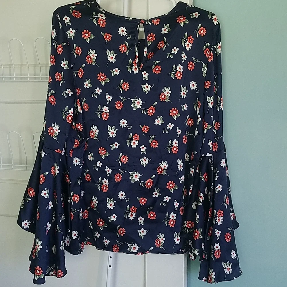 Milly Silk Blouse Keyhole Holly Bell-Sleeve Silk Top Blouse Shirt Floral